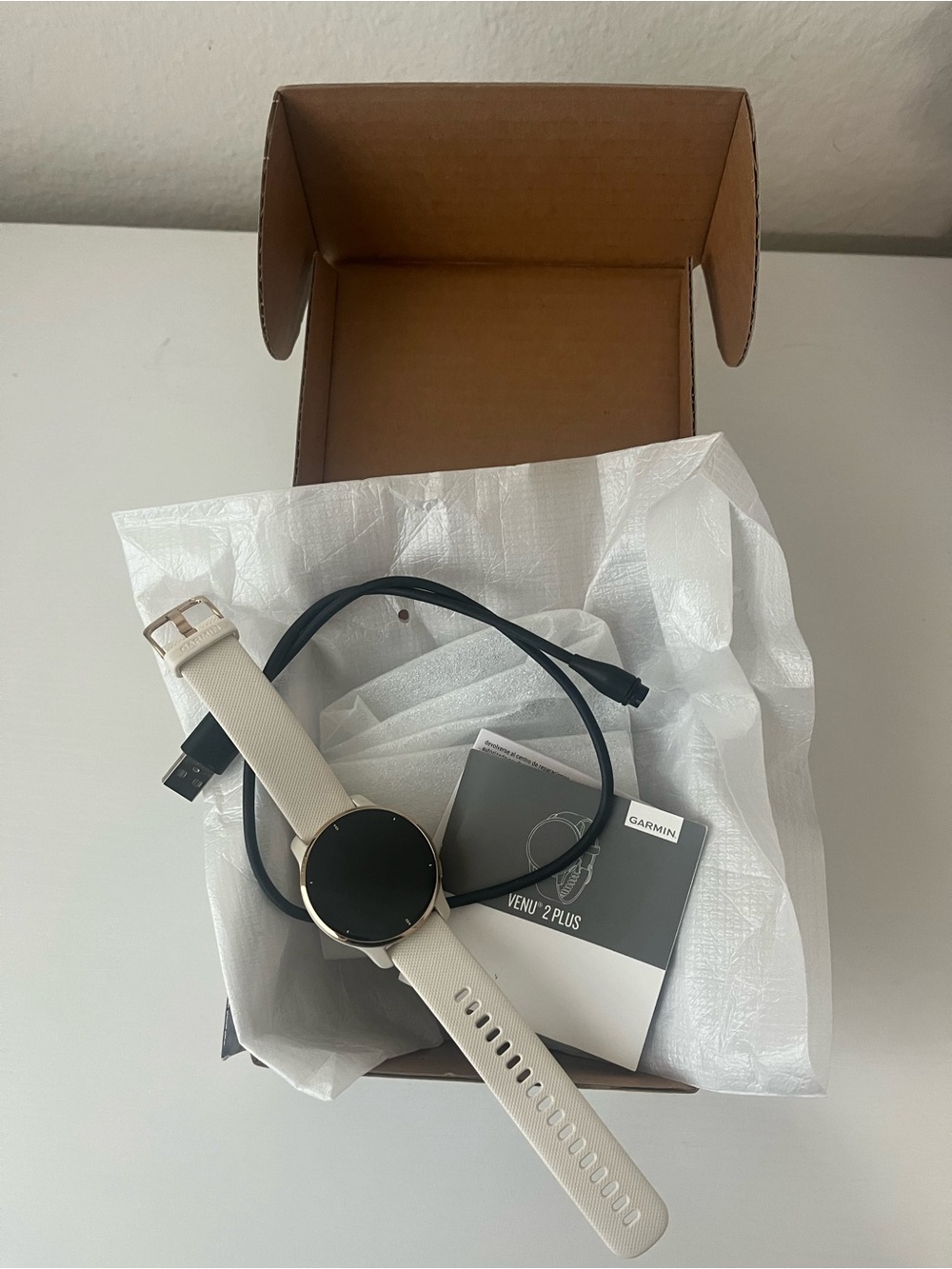 garmin Venu 2 Plus Smartwatch - Cream/Gold Trim